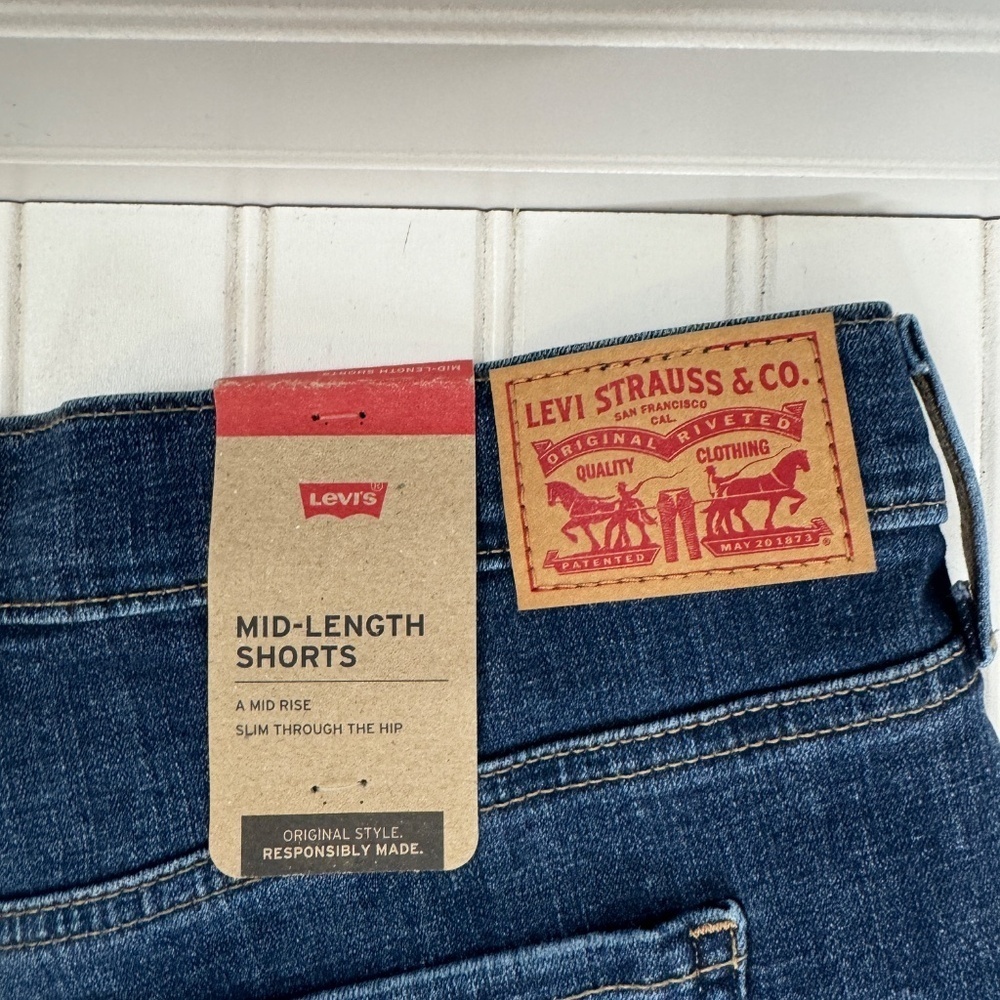 NEW Levi Strauss Mid Length Short US Size 33 - Picture 3 of 8